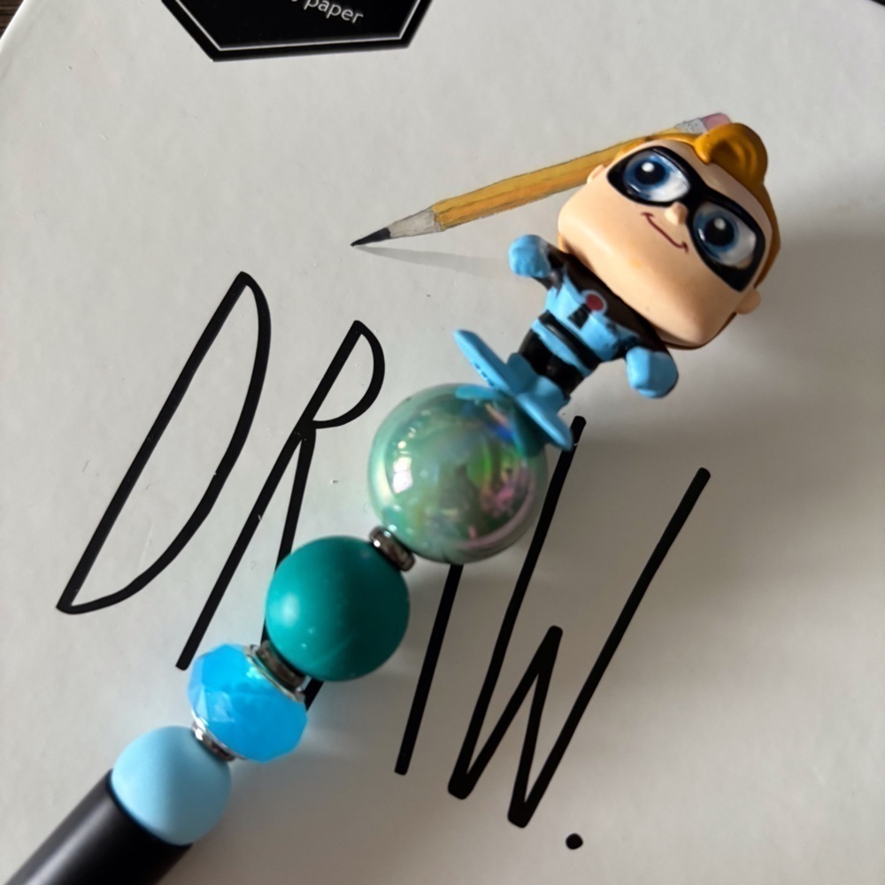 Disney Doorables: The Incredibles: Mr. Incredible (Classic) handmade beaded pen